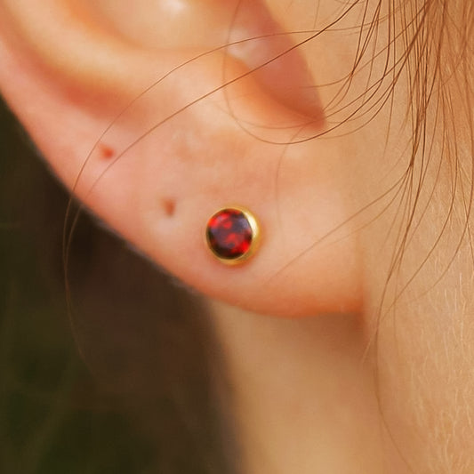 Solid Gold “Zeus” Stud Earrings (Garnet)
