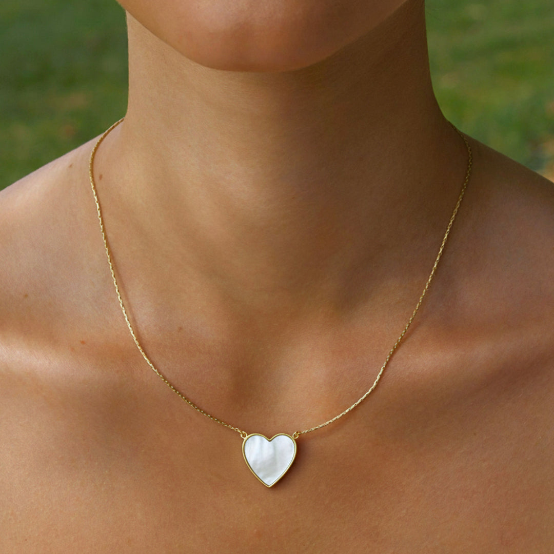 Solid Gold “Aphrodite” Heart Pendant (Mother of Pearl)
