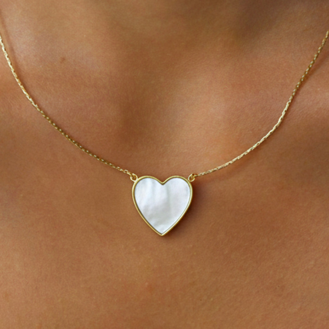 Solid Gold “Aphrodite” Heart Pendant (Mother of Pearl)
